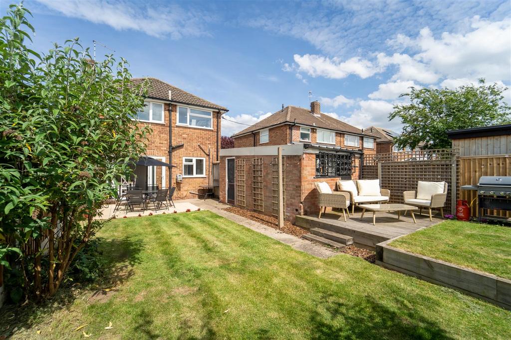 Dovedale Avenue