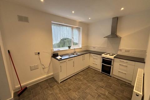 3 bedroom semi-detached house to rent, Reynolds Avenue, St Helens