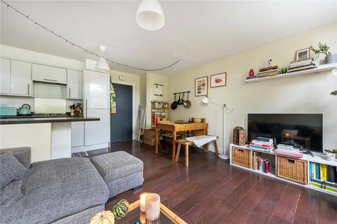 2 bedroom apartment to rent, Evering Road, London, E5