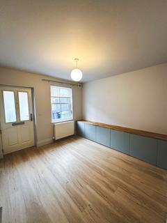 2 bedroom terraced house to rent, Paddock Grove, Boston