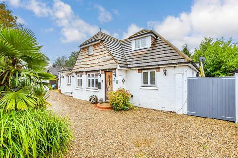 5 bedroom chalet for sale, The Close, Horley, Surrey