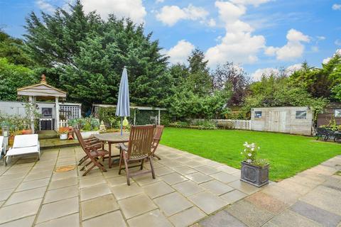 5 bedroom chalet for sale, The Close, Horley, Surrey