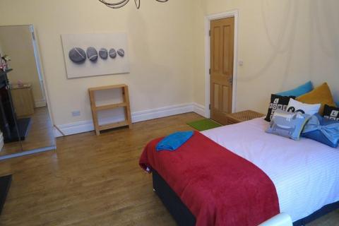 7 bedroom house share to rent, Henry Road