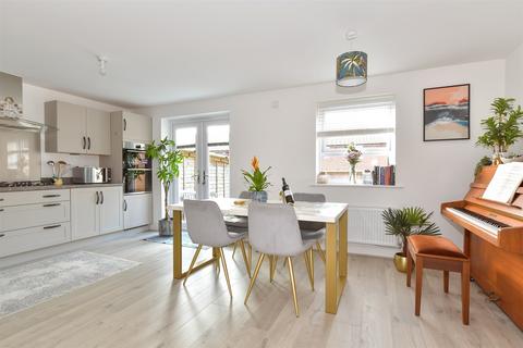 4 bedroom semi-detached house for sale, Jupiter Grove, Faversham, Kent