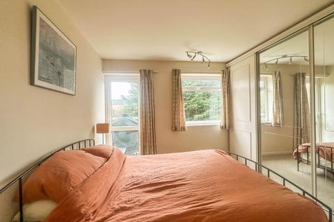 46 Bishops Court, Trumpington, Cambridge, CB2 9NN
