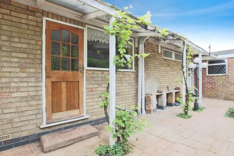 3 bedroom detached bungalow for sale, Easenby Avenue, Kirk Ella, Hull, East Riding of Yorkshire, HU10 7JP