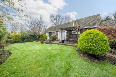 4 bedroom bungalow for sale, Green Street, Lower Sunbury, TW16