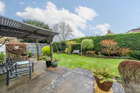 4 bedroom bungalow for sale, Green Street, Lower Sunbury, TW16