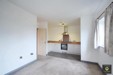 2 bedroom flat for sale, Bristol Road, Quedgeley