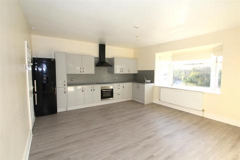 2 bedroom flat to rent, Moss Lane, Timperley, Altrincham