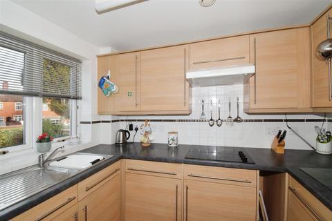 1 bedroom apartment for sale, Rowleys Court, Sandhurst Street, Oadby, Leicester