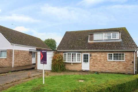 2 bedroom bungalow for sale, Viner Close, Oxfordshire OX28