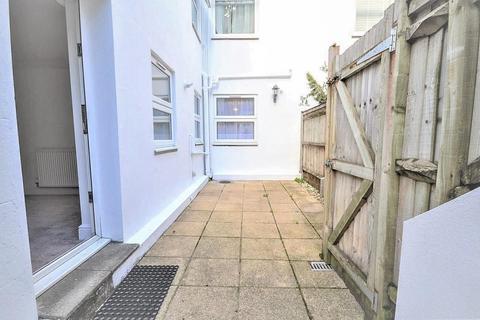 3 bedroom flat to rent, Silverdale Road, Eastbourne BN20