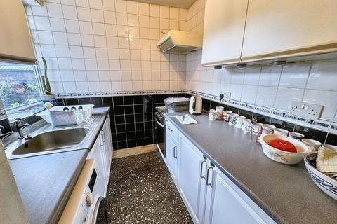 2 bedroom terraced house for sale, Heaton Street, Salford, M7