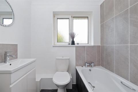 31 Millstream Close, Whitstable, CT5 1RG