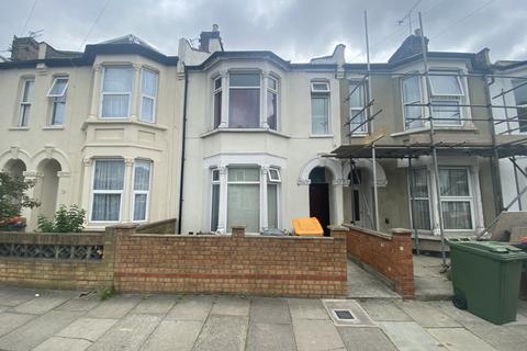 6 bedroom terraced house for sale, Caistor Park Rd, London, E15