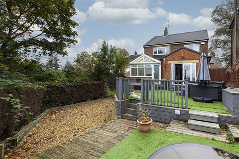 4 bedroom detached house for sale, Woodhouse Hill, Huddersfield HD2