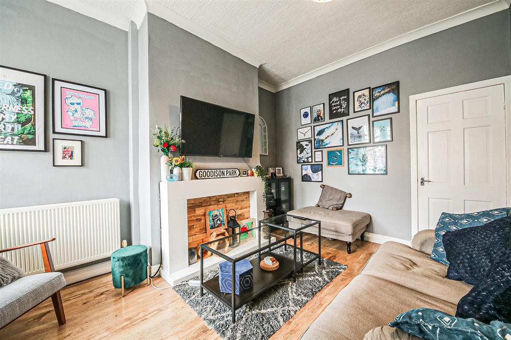 Kew Road, Southport PR8 3 bed terraced house for sale £160,000