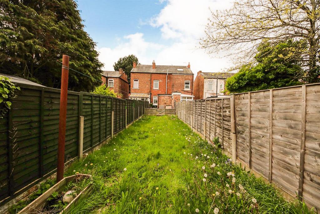 Kew Road, Southport PR8 3 bed terraced house for sale £160,000