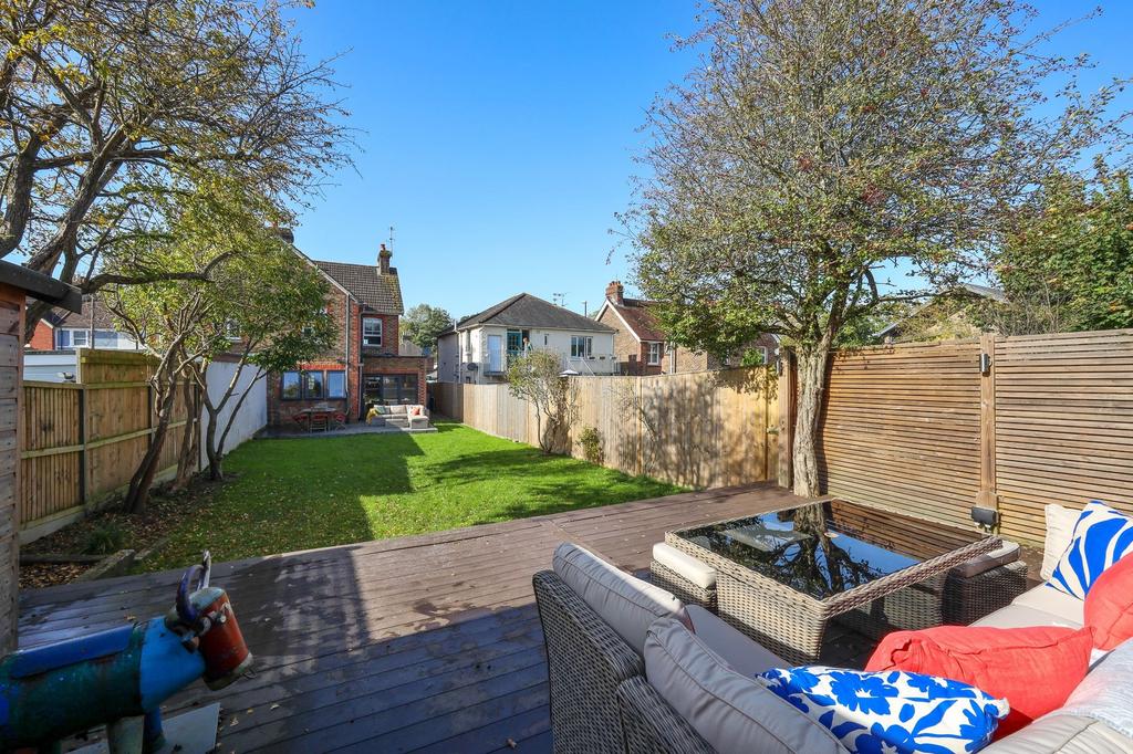 Junction Road, Burgess Hill, RH15 3 bed property for sale £500,000