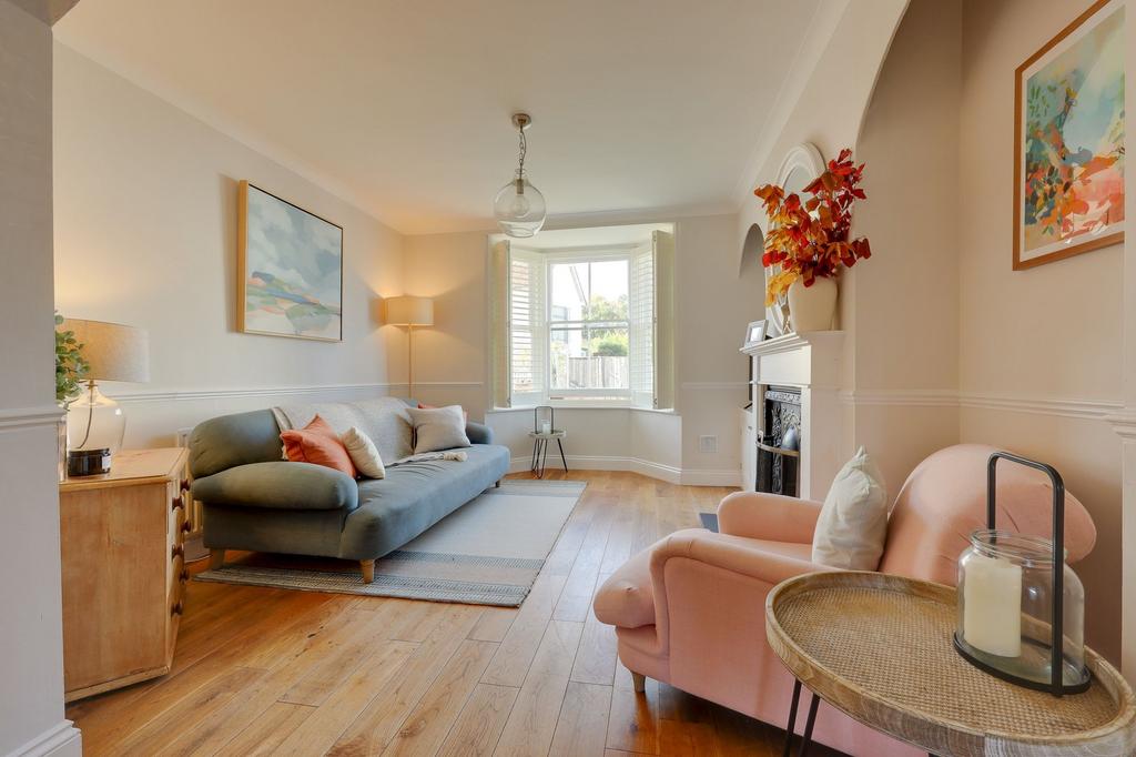 Junction Road, Burgess Hill, RH15 3 bed property for sale £500,000