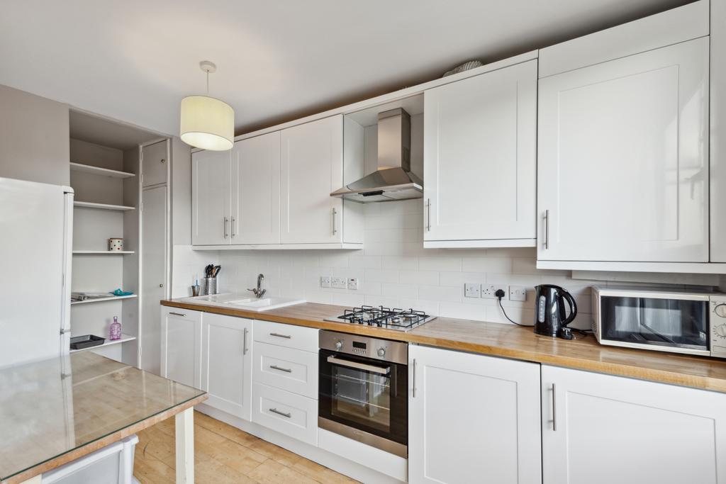 Apartment in London - View 3