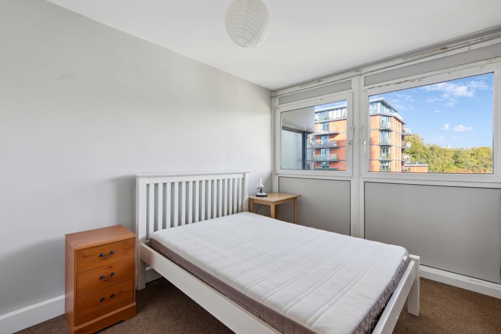 Apartment in London - More