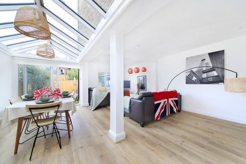 2 bedroom flat for sale, Dempster Road, Wandsworth, London