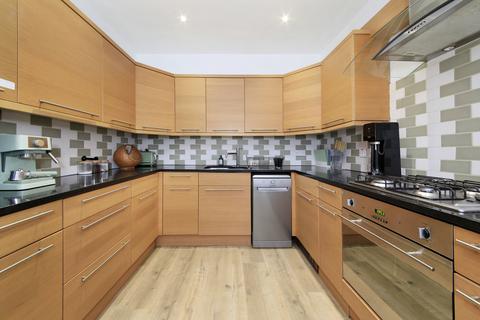 2 bedroom flat for sale, Dempster Road, Wandsworth, London