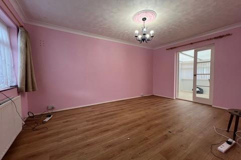 15 Ford Close, Herne Bay, CT6 8AN