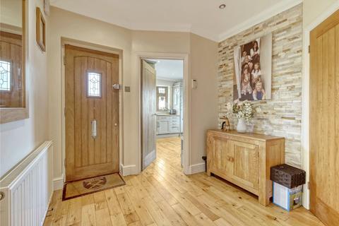 97 Randall Drive, Hornchurch, RM12 6TA