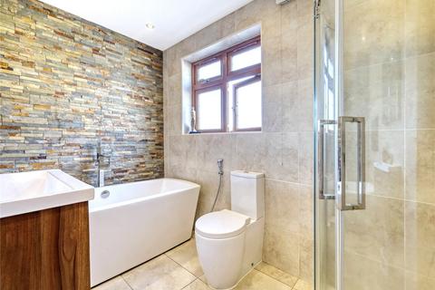 97 Randall Drive, Hornchurch, RM12 6TA