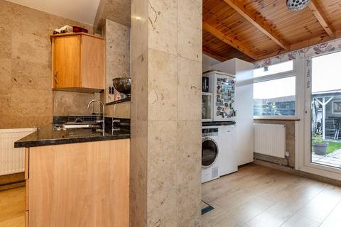 13 Elmscott Road, Bromley, BR1 4RJ
