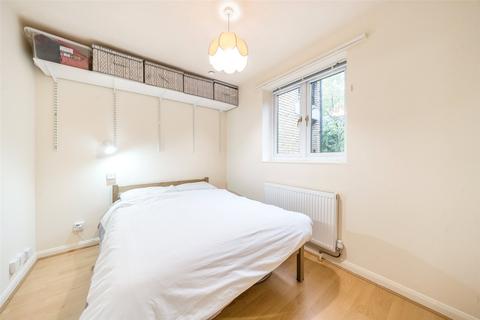 3 bedroom terraced house for sale, Brunswick Quay, Surrey Docks, SE16