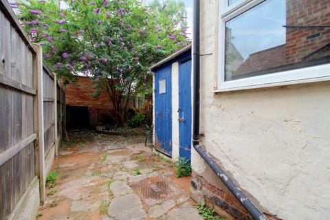 2 bedroom terraced house to rent, Trent Road, Beeston Rylands, NG9 1LD