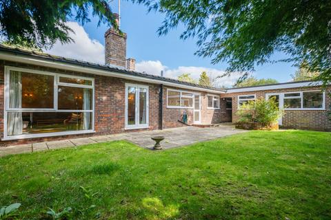 3 bedroom detached bungalow for sale, Hadmans Close, Horsham, RH12