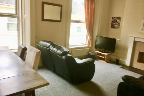 4 bedroom flat to rent, Clifton Place, Plymouth PL4