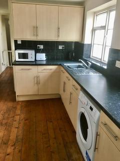 4 bedroom flat to rent, Clifton Place, Plymouth PL4