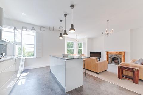 3 bedroom flat for sale, Chevening Road, London NW6