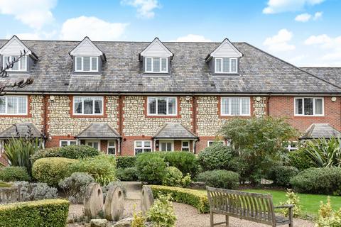 3 bedroom terraced house to rent, Asprey Mews Beckenham BR3