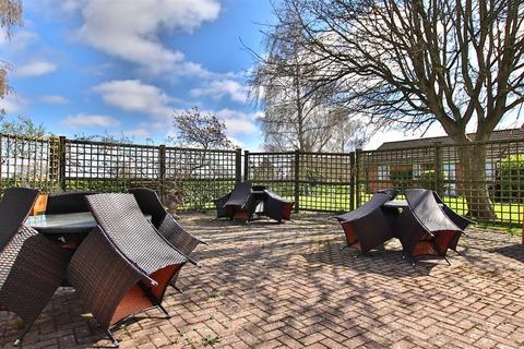 2 bedroom sheltered housing for sale, Shephard Mead, Tewkesbury