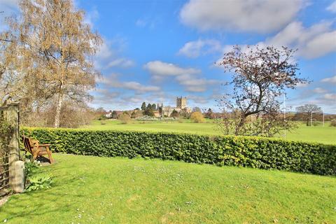 2 bedroom sheltered housing for sale, Shephard Mead, Tewkesbury