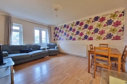 1 bedroom house for sale, Cavalier Close, Romford