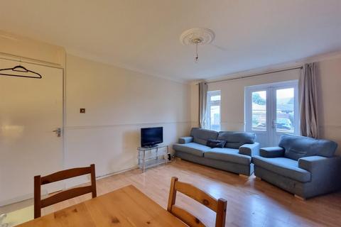 1 bedroom house for sale, Cavalier Close, Romford