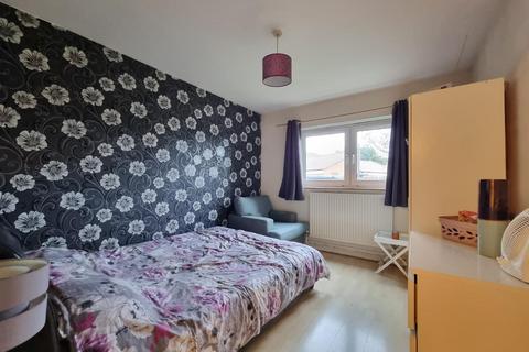 1 bedroom house for sale, Cavalier Close, Romford