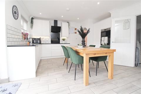 4 bedroom detached house for sale, Lothian Close, Bletchley, Milton Keynes