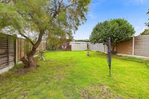 4 bedroom semi-detached house for sale, Heversham Road, Bexleyheath, Kent, DA7