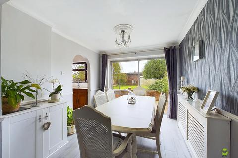 4 bedroom semi-detached house for sale, Heversham Road, Bexleyheath, Kent, DA7