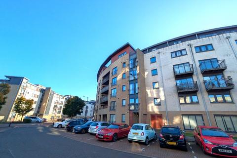 3 bedroom flat to rent, East Pilton Farm Crescent, Fettes, Edinburgh, EH5