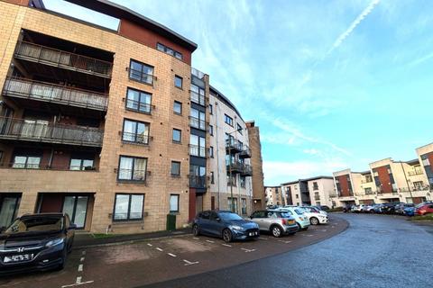 3 bedroom flat to rent, East Pilton Farm Crescent, Fettes, Edinburgh, EH5